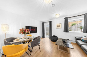 THE OAK - An Elegant 2 Bedroom House in Dartford - London Zone 8